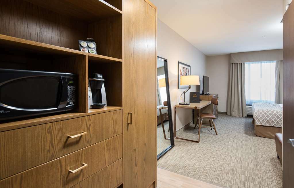 Pomeroy Hotel Fort Mcmurray Amenities photo