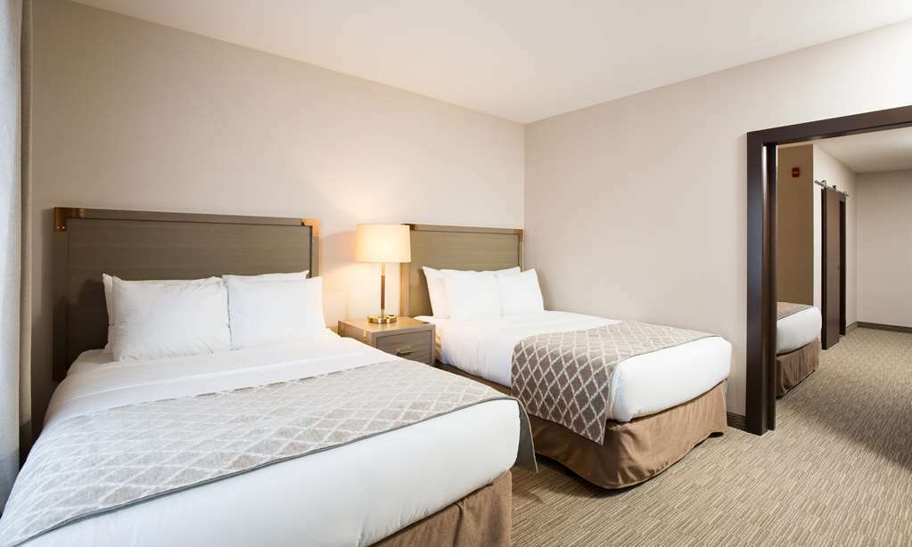 Pomeroy Hotel Fort Mcmurray Room photo